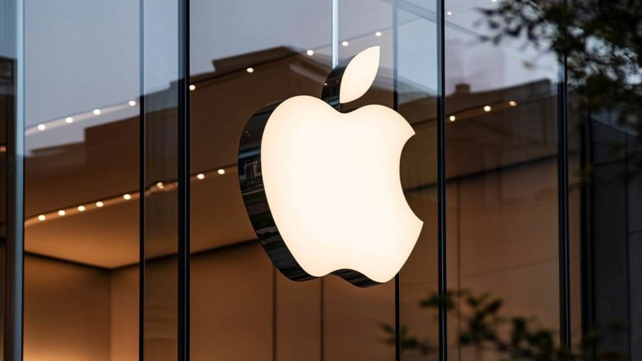 iPhone, iPad आणि Mac युजर्सवर हॅकर्सची नजर! कंपनीने दिलाय इशारा, तुमचे डिव्हाईस आत्ताच करा अपडेट अन्यथा…