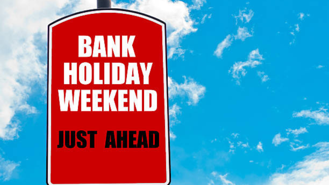 Bank Holidays: ‘या’ महिन्यात किती दिवस राहणार बँक बंद, इतके दिवस करावे लागणार काम