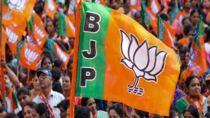 Ratnagiri News : वैभव खेडेकर यांच्या प्रवेशानंतर भाजपाची मोठी खेळी! खेड नगरपरिषद निवडणुकीसाठी स्वबळाची घोषणा?