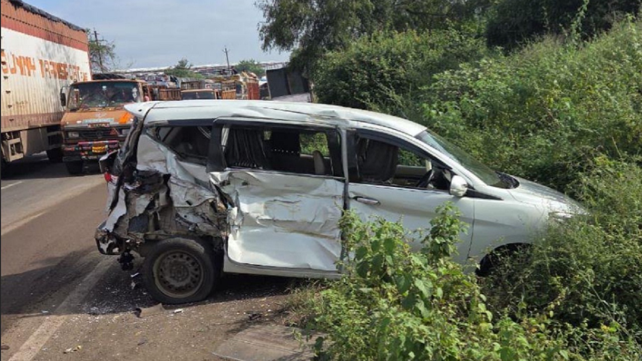 पुणे-नगर महामार्गावर तीन वाहनांचा भीषण अपघात; जखमींचा आकडाही आला समोर