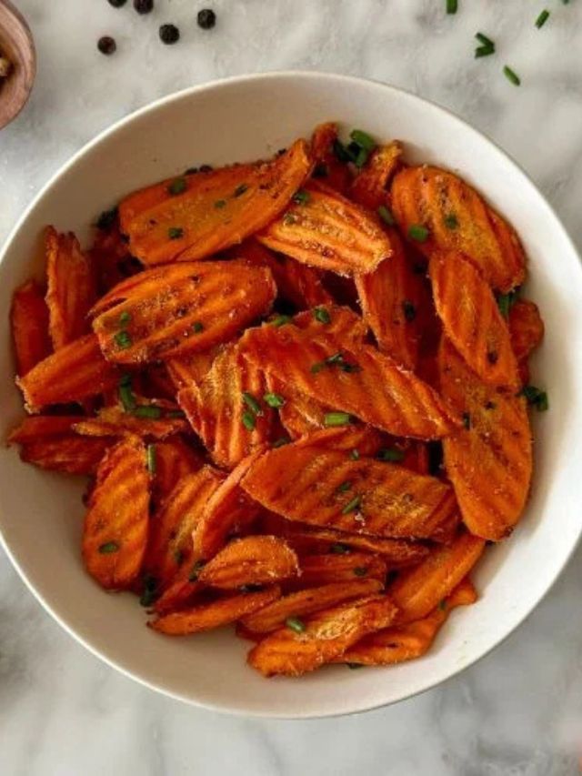 डाएट करताय पण कुरकुरीत खायचंय? मग बनवा गाजराचे चिप्स