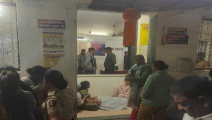 Chhatrapati Sambhajinagar Crime: विवाहित मुलगी घर सोडून गेल्याने आईची आत्महत्या, कुटुंब थेट मृतदेह पोलीस ठाण्यात घेऊन आले अन्…