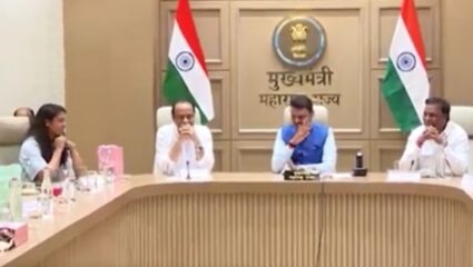 Mumbai : मुंबईत देवेंद्र फडणवीस यांचा विश्वचषक विजेत्या महिला क्रिकेट संघाशी संवाद