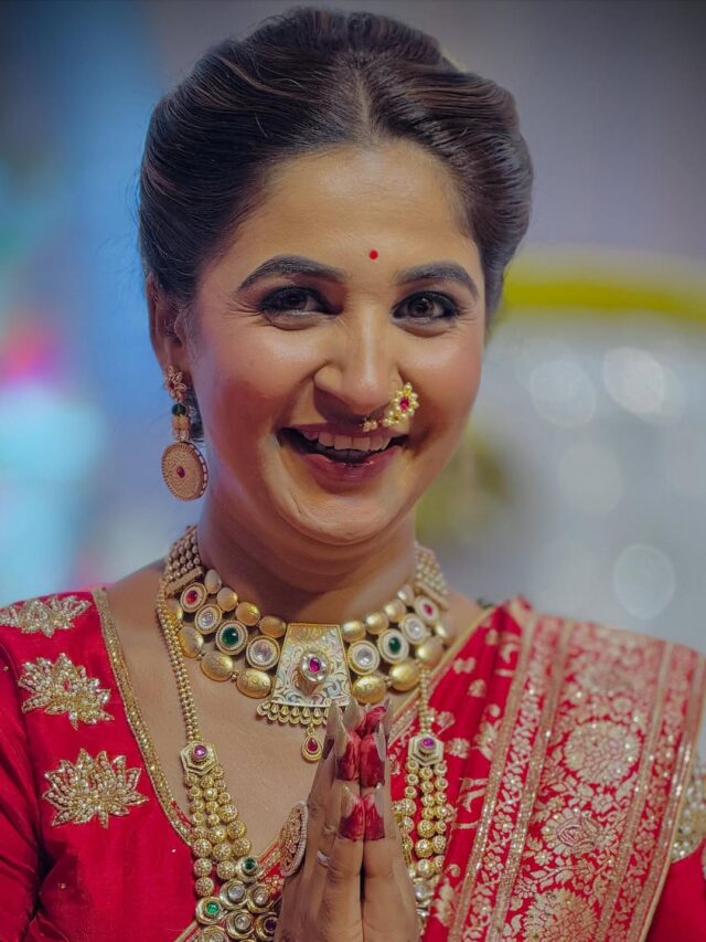 अलिबागची Expression Queen अंकिता राऊतचा साखरपुडा स्पेशल लुक!