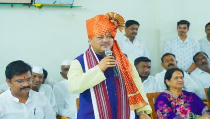 अभिजीत पाटलांना मुख्यमंत्र्यांचा आशीर्वाद, भविष्यातही त्यांना…; प्रवीण दरेकरांनी केले कौतुक