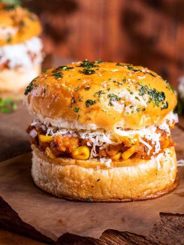 मुलं होतील खुश, घरी बनवा स्ट्रीट स्टाईल देसी बर्गर