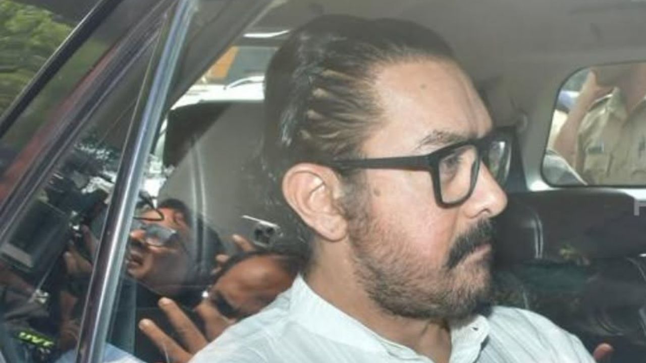 अनेक बॉलिवूड सेलिब्रिटींनी धर्मेंद्र यांच्या घरी भेट दिली. आमिर खान धर्मेंद्र यांच्या अंत्यसंस्काराला उपस्थित राहिले आहे.