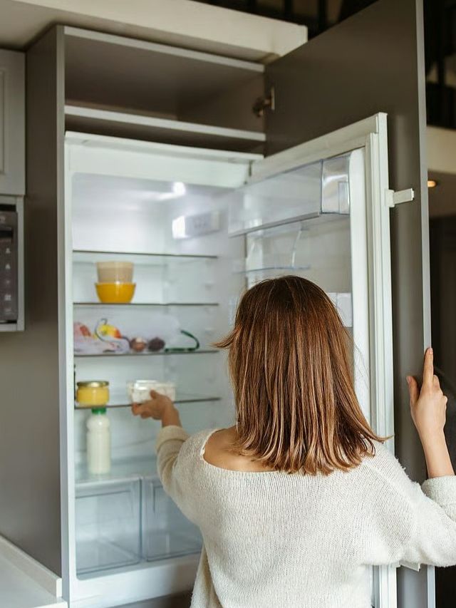फ्रिज भिंतीमध्ये किती अंतर असावे जाणून घ्या..