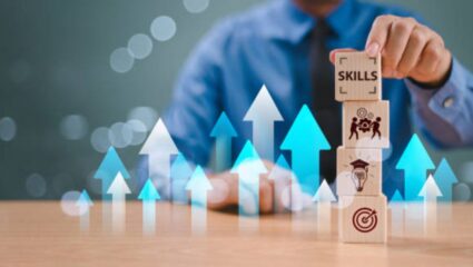 कोण म्हणतं नोकरी नाही! ‘या’ क्षेत्रात नोकरभरतींमध्ये 37 टक्क्यांची दमदार वाढ