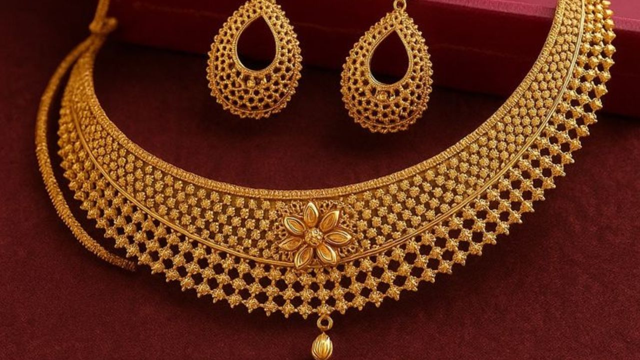 Todays Gold-Silver Price: चांदी थेट 5 हजारांनी कोसळली, सोन्याच्या किंमतीही उतरल्या! जाणून घ्या सविस्तर Todays Gold-Silver Price: चांदी थेट 5 हजारांनी कोसळली, सोन्याच्या किंमतीही उतरल्या! जाणून घ्या सविस्तर