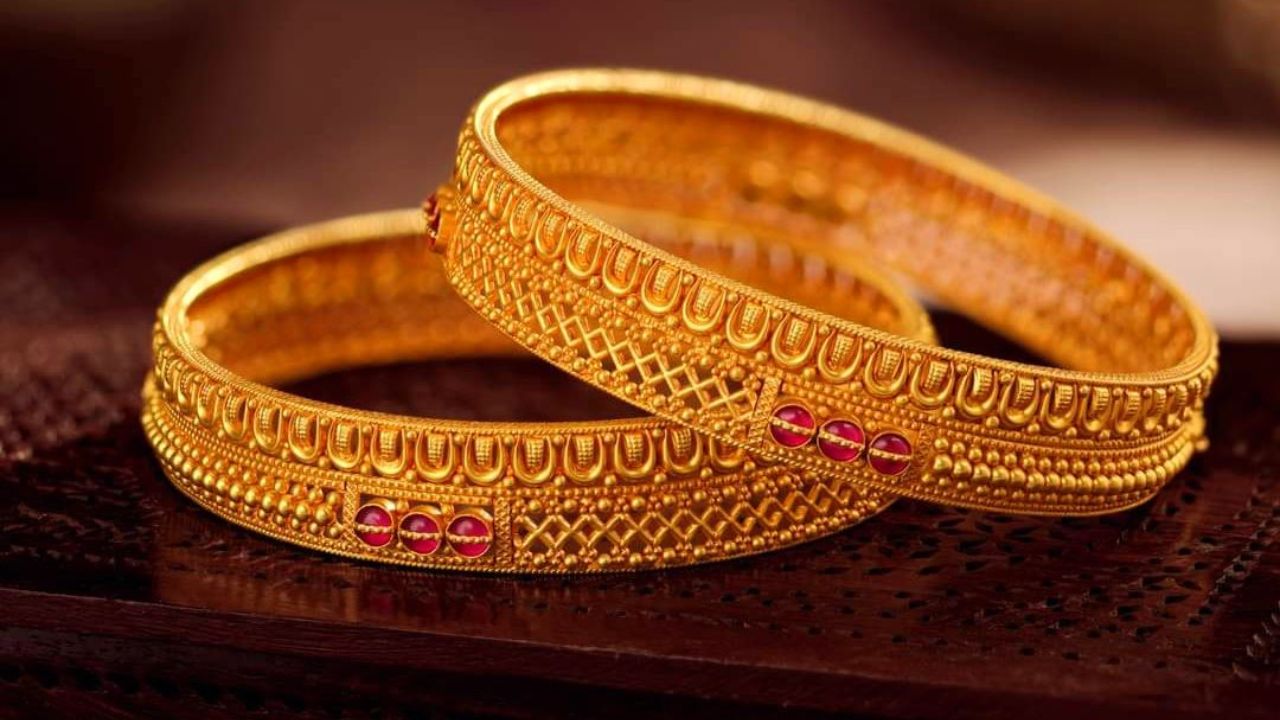 Todays Gold-Silver Price: सोने-चांदीच्या दरात झपाट्याने वाढ! खरेदीदारांचे बजेट कोसळलं, कपाळावर घामाच्या धारा