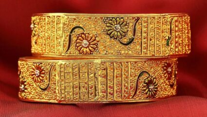 Todays Gold-Silver Price: सोनं चमकतंय पण चांदी उतरतेय… किंमतीचा अनोखा खेळ सुरूच, खरेदीदारांची चिंता वाढली