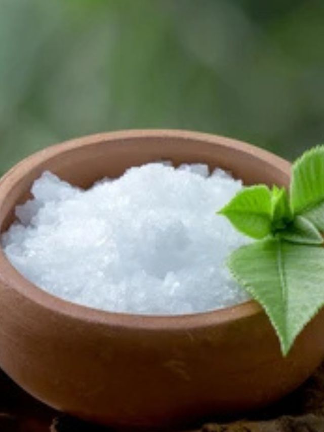 10 रुपयांचा कापूर चेहऱ्यावर आणेल ग्लो, पण कसं ?