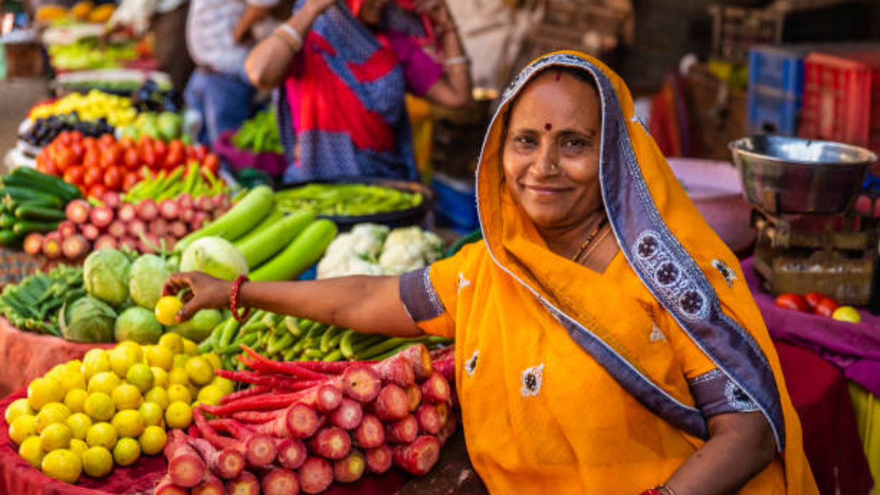 खरंच फेरीवाले आत्मनिर्भर होणार? नऊ महिने बंद असलेली स्वनिधी योजना सुरू; बँकांकडून योग्य प्रतिसाद नाही