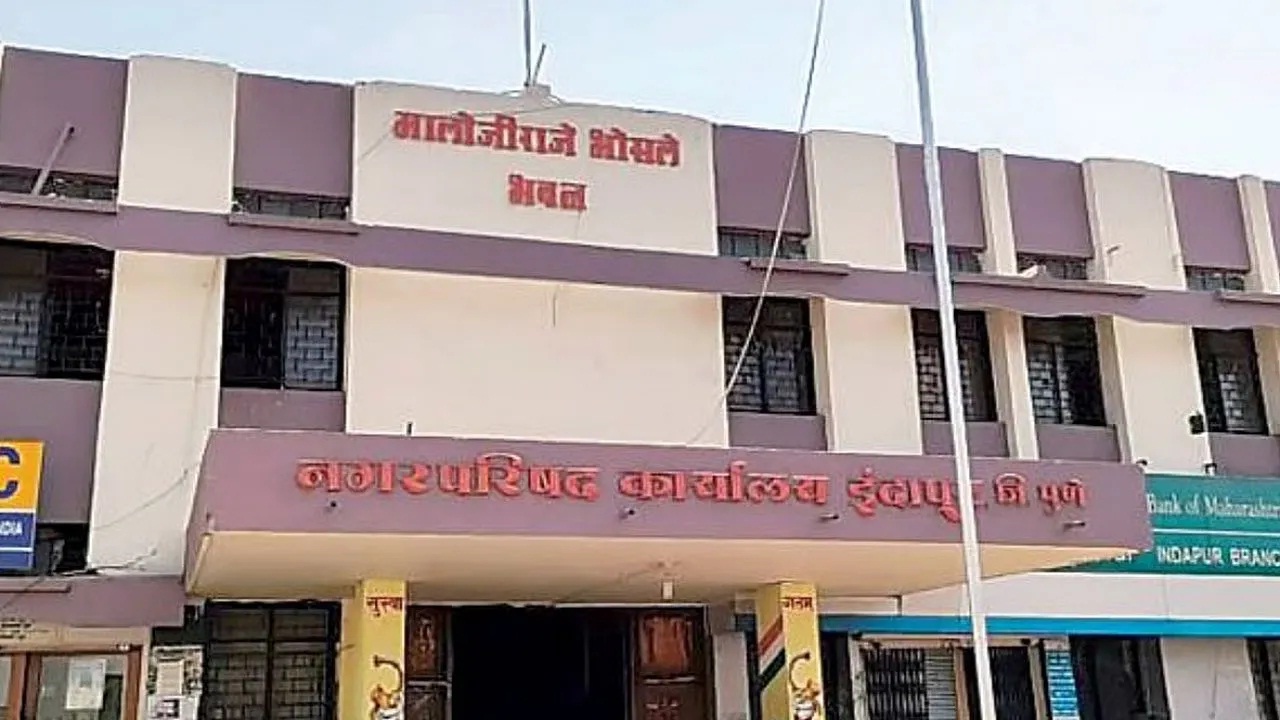 इंदापुरात नगराध्यक्षपदाची लढत तापली, दोन्ही उमेदवारांची झंझावाती मोहीम; निवडणूक वातावरण रंगतदार