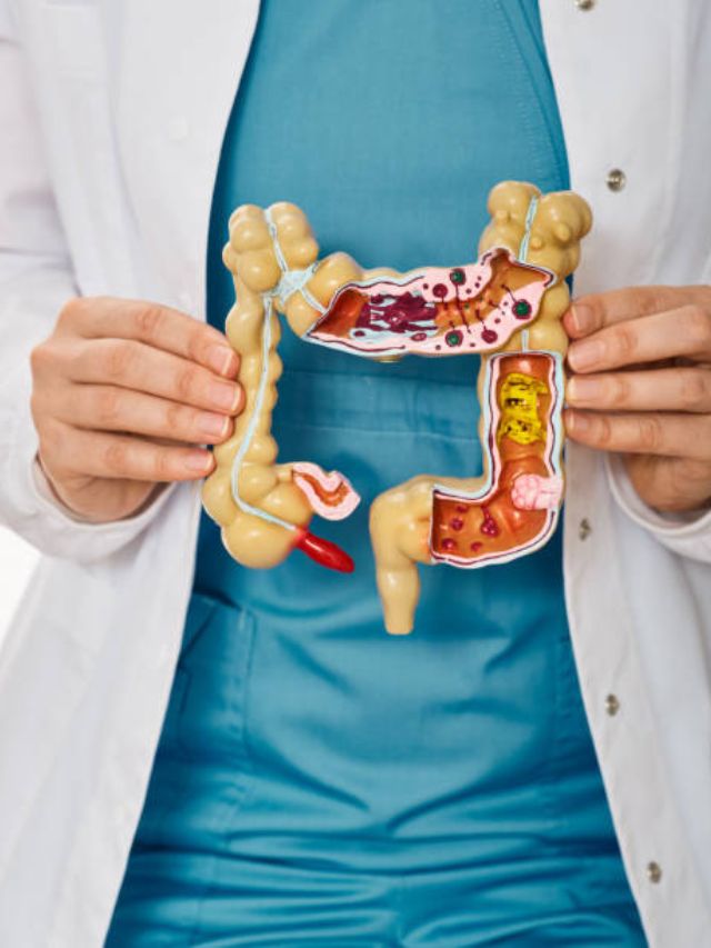 आतड्यांमध्ये अडकलेली सर्व घाण पडेल बाहेर, घरगुती उपाय करा