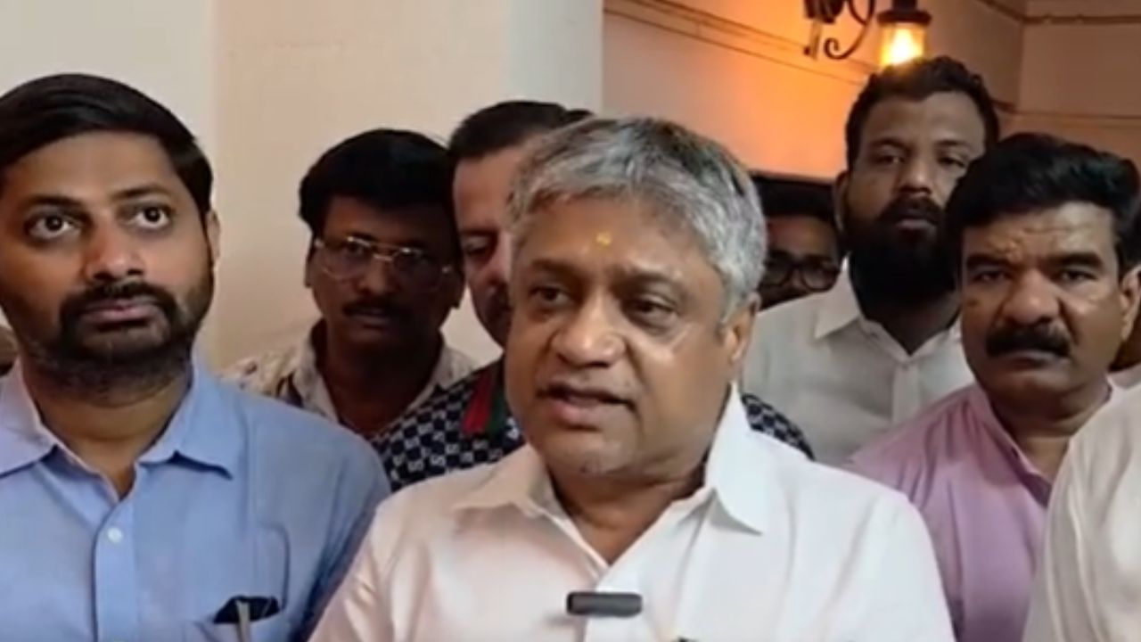 Kalyan News : कल्याणमध्ये प्रथम येणाऱ्याला एक्टिवा भेट! शिंदे गटाकडून विद्यार्थ्यांसाठी अनोखी योजना