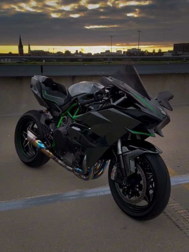 Kawasaki ची सर्वात महागडी बाईक! किंमत 35 लाखांपेक्षा जास्त
