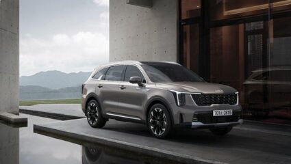 Toyota Fortuner ला फुटलाय घाम! Kia ची ‘ही’ Hybrid Car मार्केटमध्ये धुमाकूळ घालणार