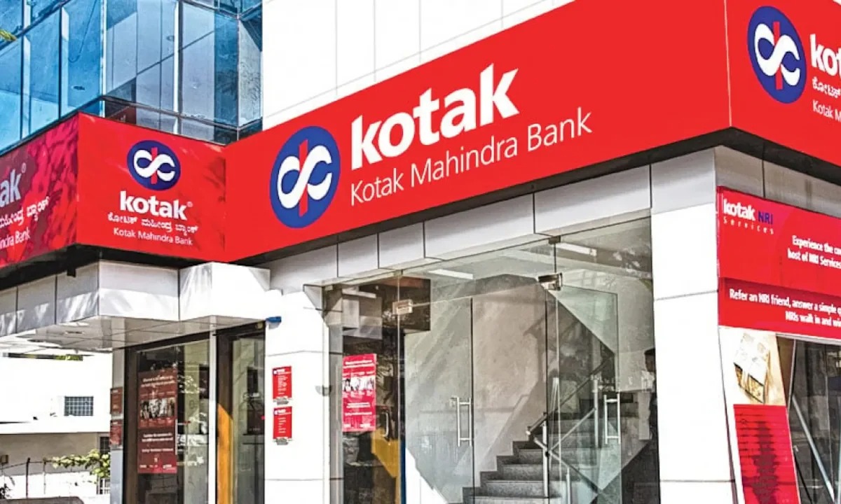 Kotak Mahindra Bank : कोटक महिंद्रा बँकेचा नवा नियम! ‘या’ सेवेसाठी लागणार अतिरिक्त शुल्क, जाणून घ्या संपूर्ण माहिती 