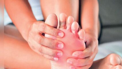 पायांच्या संबंधित ‘हे’ आजार सांगतात शरीरातील व्हिटामीन्सची कमतरता; जाणून घ्या तज्ज्ञांचा सल्ला