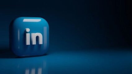 LinkedIn वर सुरु झाला सायबर गुन्हेगारांचा नवा खेळ! या पद्धतीने लोकांना केलं जातंय ट्रार्गेट, तुमच्या सुरक्षेसाठी फॉलो करा या Tips