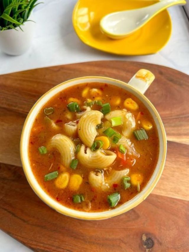 हिवाळ्यात घरी बनवा गरमा गरम मॅक्रोनी पास्ता सूप