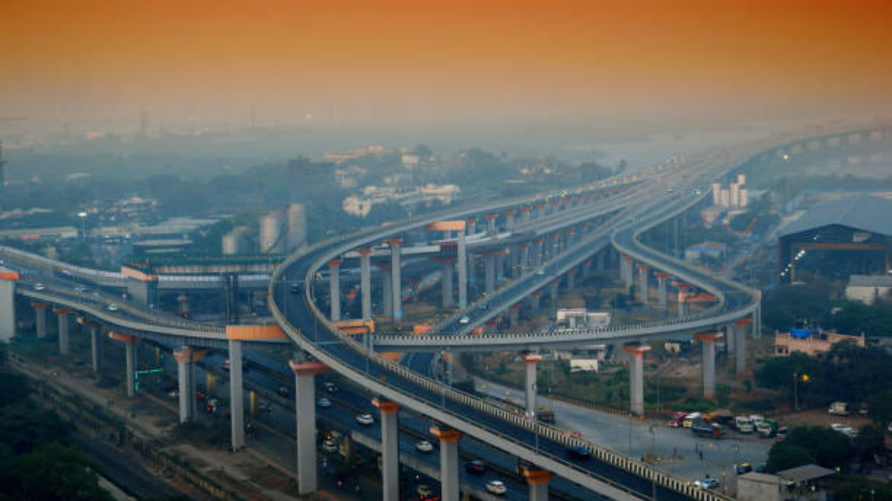 12 तासाचा रस्ता कापणार 6 तासात अंतर, महाराष्ट्राचा कोपरा-कोपरा होणार कनेक्ट; 3 एक्स्प्रेस वे चे काम जोरात सुरू