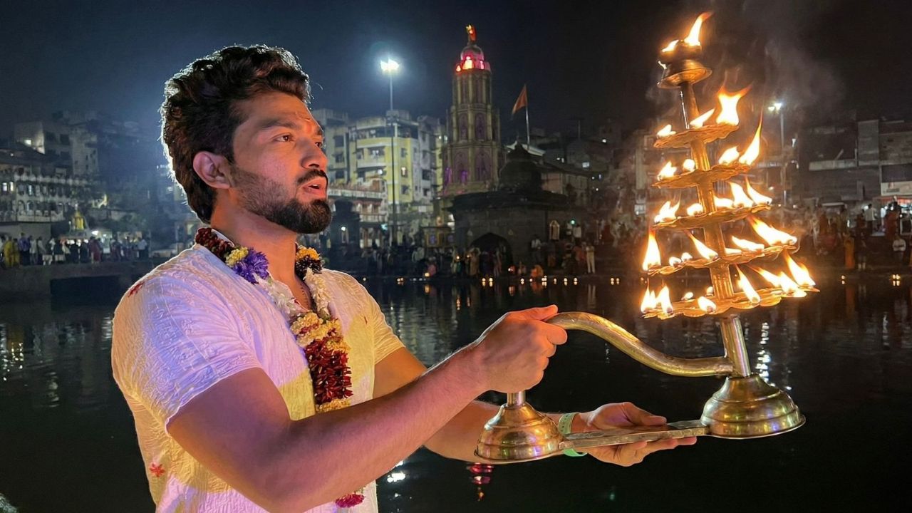 ‘असुरवन’ चित्रपटाची टीम प्रमोशनसाठी नाशिकमध्ये, पंचवटी घाटावर पार पडली गोदा आरती