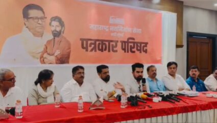 मराठी भाषिकांना 80 टक्के नोकऱ्या देणाऱ्या धोरणाचे तीन तेरा; 1लाख नोकऱ्या सरकार परप्रांतीयांच्या घशात घालणार, मनसेचा आरोप