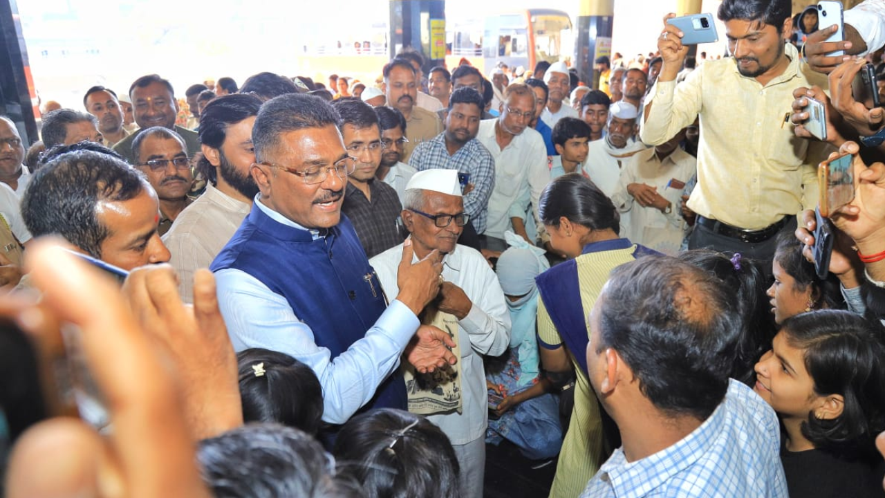 शालेय विद्यार्थी–विद्यार्थिनींसाठी एसटीची ‘हेल्पलाईन’ सुरू होणार; बस विलंब, रद्दीकरणावर तत्काळ मदत