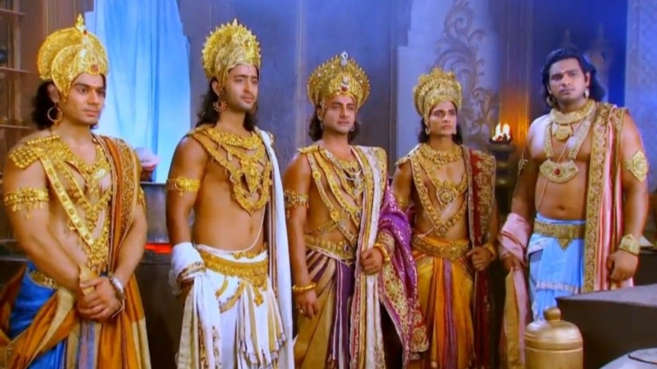 यावरून कळते की युद्धिष्ठिराच्या मनात इतर पांडवांशिवाय किती ईर्ष्या होती. सगळे कोसळत जात होते आणि त्यांच्यातच नियम ठरला होता की कुणीही कोसळला तरी त्याला तिथेच टाकून स्वतः पुढे जायचे.