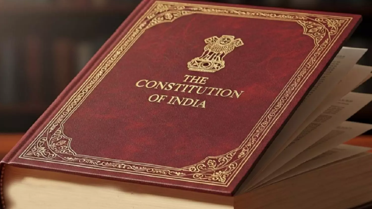 मुंबईतील शाळांमध्ये ‘संविधान दिना’चा जोश! विद्यार्थ्यांकडून घेण्यात आली प्रतिज्ञा