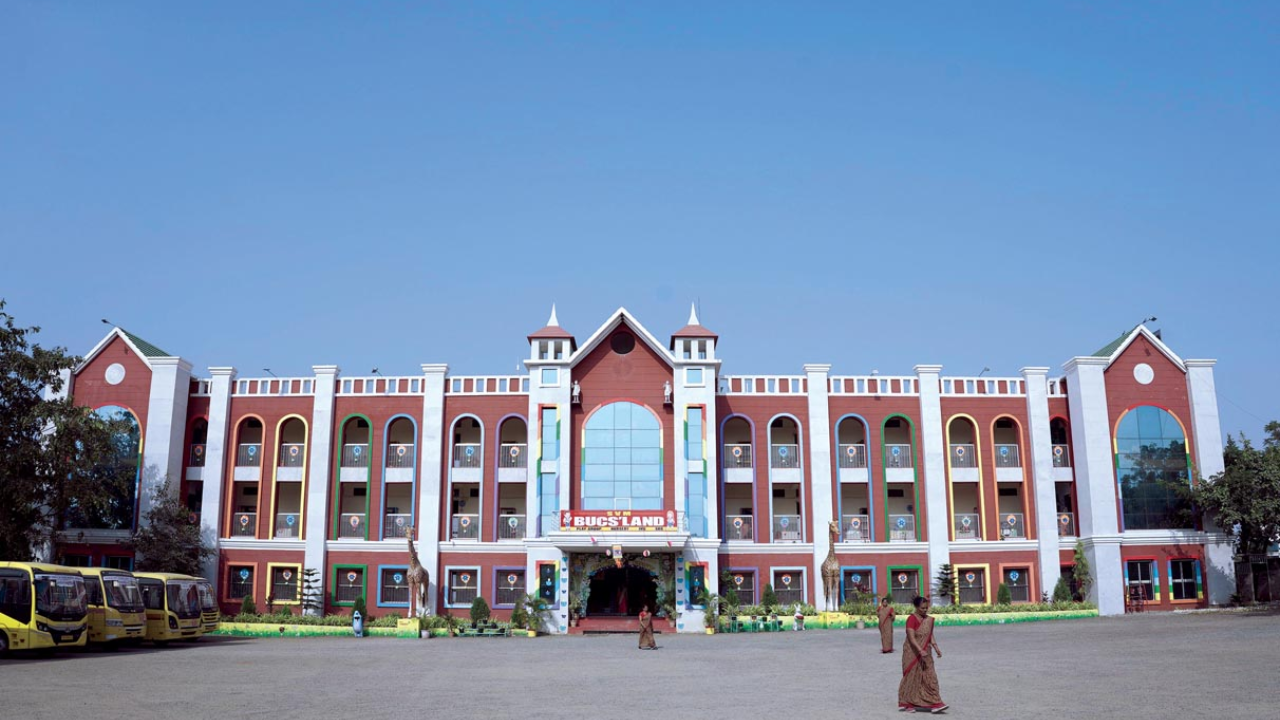 Buldhana News : जिल्ह्यात संविधान दिन उत्साहात; शाळा-महाविद्यालयांत विविध उपक्रमांचे आयोजन