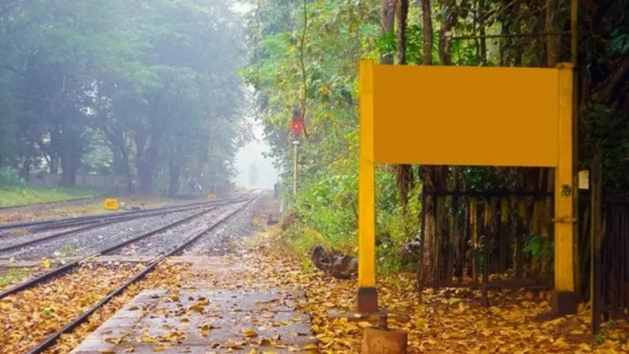‘बेनाम’ असे रेल्वे स्थानक! दोन गावांच्या वादामुळे स्टेशनला नाव नाही… “फक्त रिकामा बोर्ड”