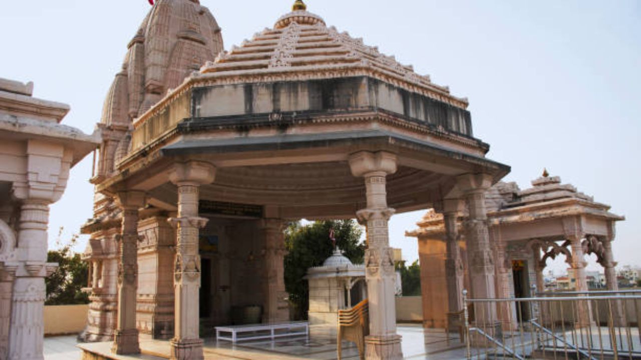 Ahilyanagr News: जमीन विकलेलीच नाही! जैन मंदिराची जागा हडपल्याच्या आरोपावर अध्यक्ष मुठा यांचे स्पष्टीकरण