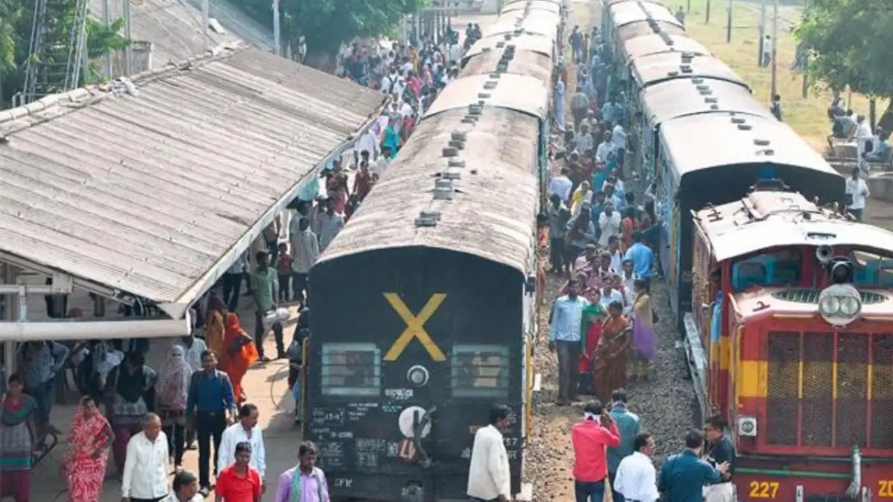 दोन्ही स्थानकांवर वेगवेगळ्या गाड्या थांबतात, त्यामुळे प्रवाशांना नेहमीच गोंधळाचा सामना करावा लागतो. विशेषतः नवीन प्रवाशांना, गाडी नेमकी कोणत्या स्थानकावर येणार हे माहित असणे कठीण होऊ शकते.