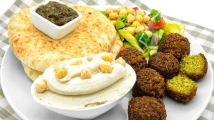 Recipe : काबुली चण्यापासून बनवा पौष्टिक आणि कुरकुरीत फलाफल; एकदा खाल तर पुन्हा बनवाल