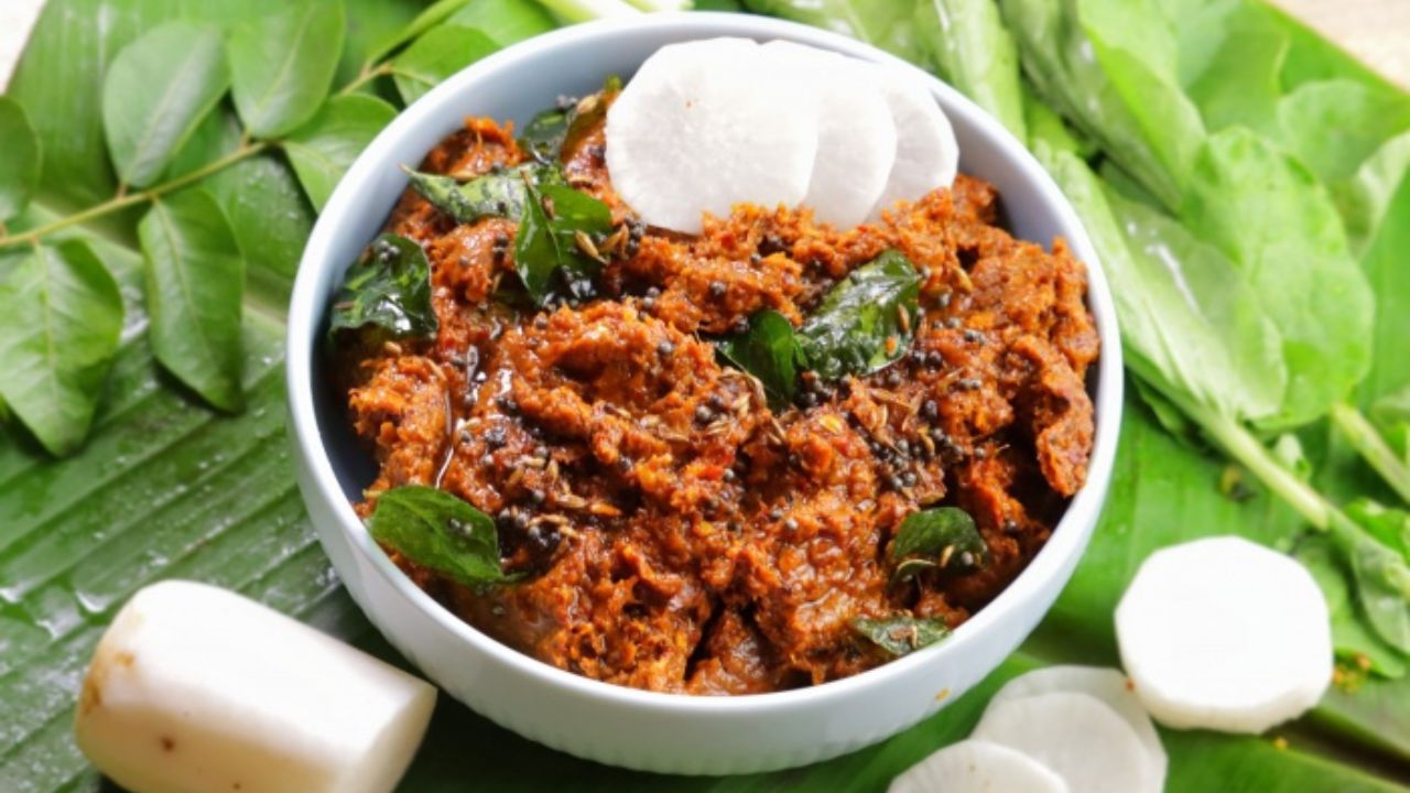 हिवाळ्यात घरी बनवा चटकदार मुळ्याची चटणी, रेसिपी आहे फार सोपी