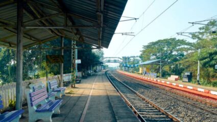 एकमेव असे रेल्वे स्टेशन जिथून देशातील प्रत्येक कोपऱ्यात धावते ट्रेन, 10 प्लॅटफॉर्म अन् 24/7 मिळते सर्व्हिस