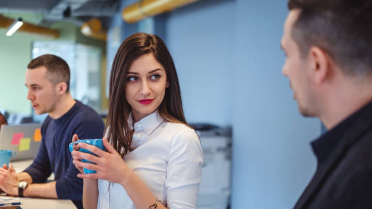 ऑफिस अफेअर्सच्या बाबतीत जगभरात हे 5 देश सर्वाधिक पुढे… भारताचा नंबर कोणत्या क्रमांकावर? वाचाल तर अचंबित व्हाल