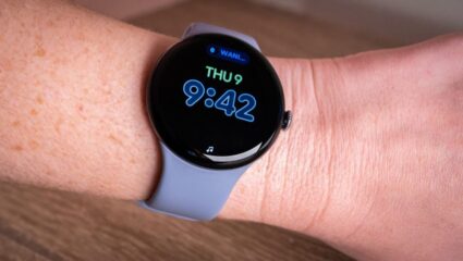 किमतीच्या बाबतीत Google चा ‘हा’ Smart Watch तर iPhone लाही लाजवेल, जाणून घ्या किंमत आणि फीचर्स