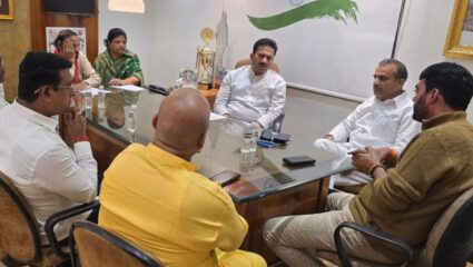 Satara News :  महाविकास आघाडीची साताऱ्यात कमराबंद खलबते; मित्र पक्षांसाठी जागेचा फॉर्म्युला ठरला ?