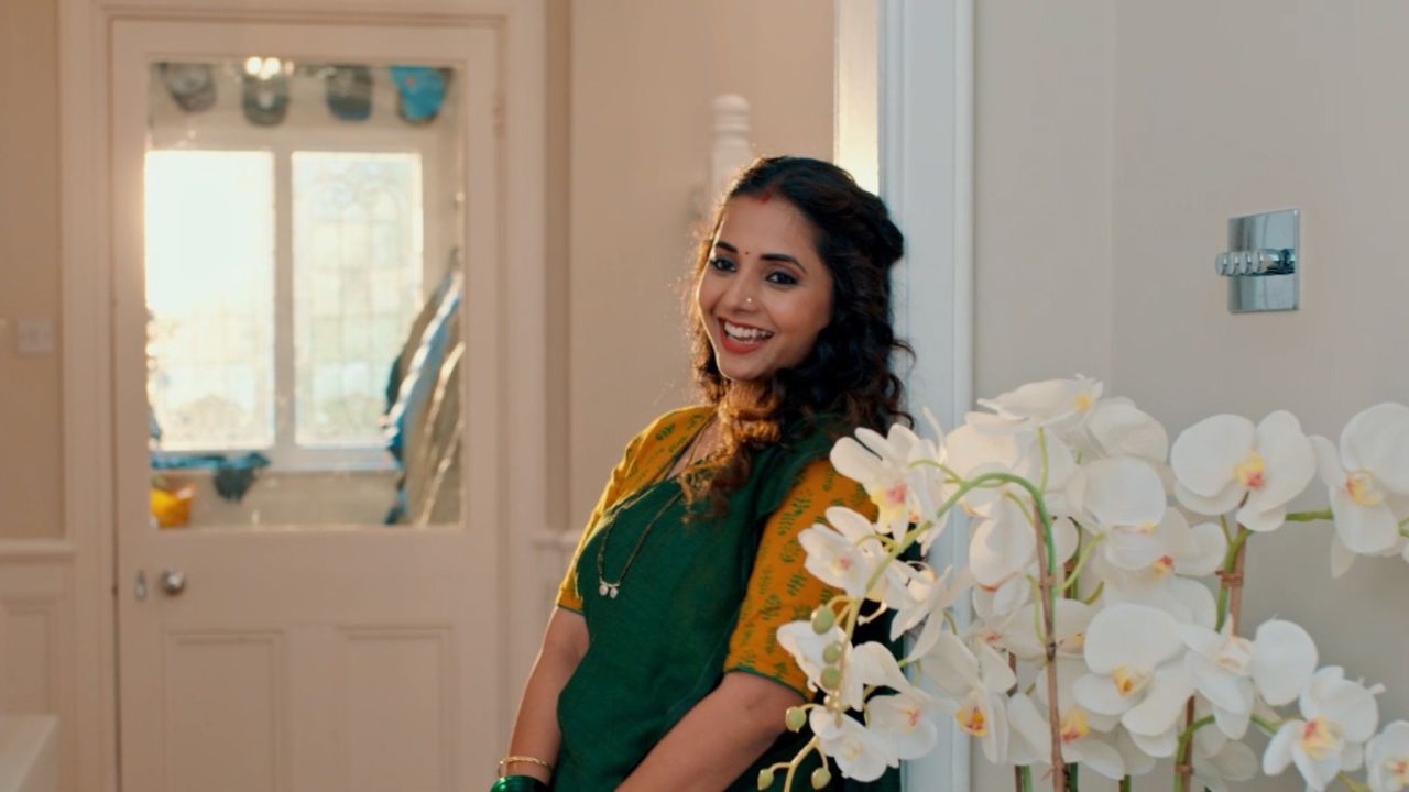 मराठी चित्रपट आणि मालिकांमधून आपल्या अभिनयाची छाप पाडणारी अभिनेत्री सायली संजीव सध्या आपल्या ‘कैरी या चित्रपटातील लूकमुळे चर्चेत आहे.