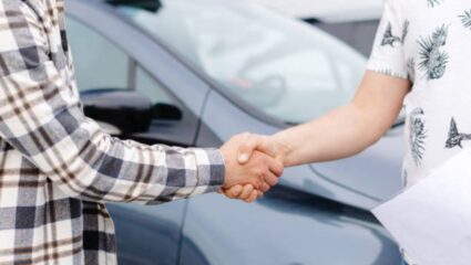 ग्राहकांना नवीन वाहनांपेक्षा Second Hand Cars ची जास्त भुरळ! 2030 पर्यंत 95 लाख गाड्यांच्या विक्रीचा अंदाज