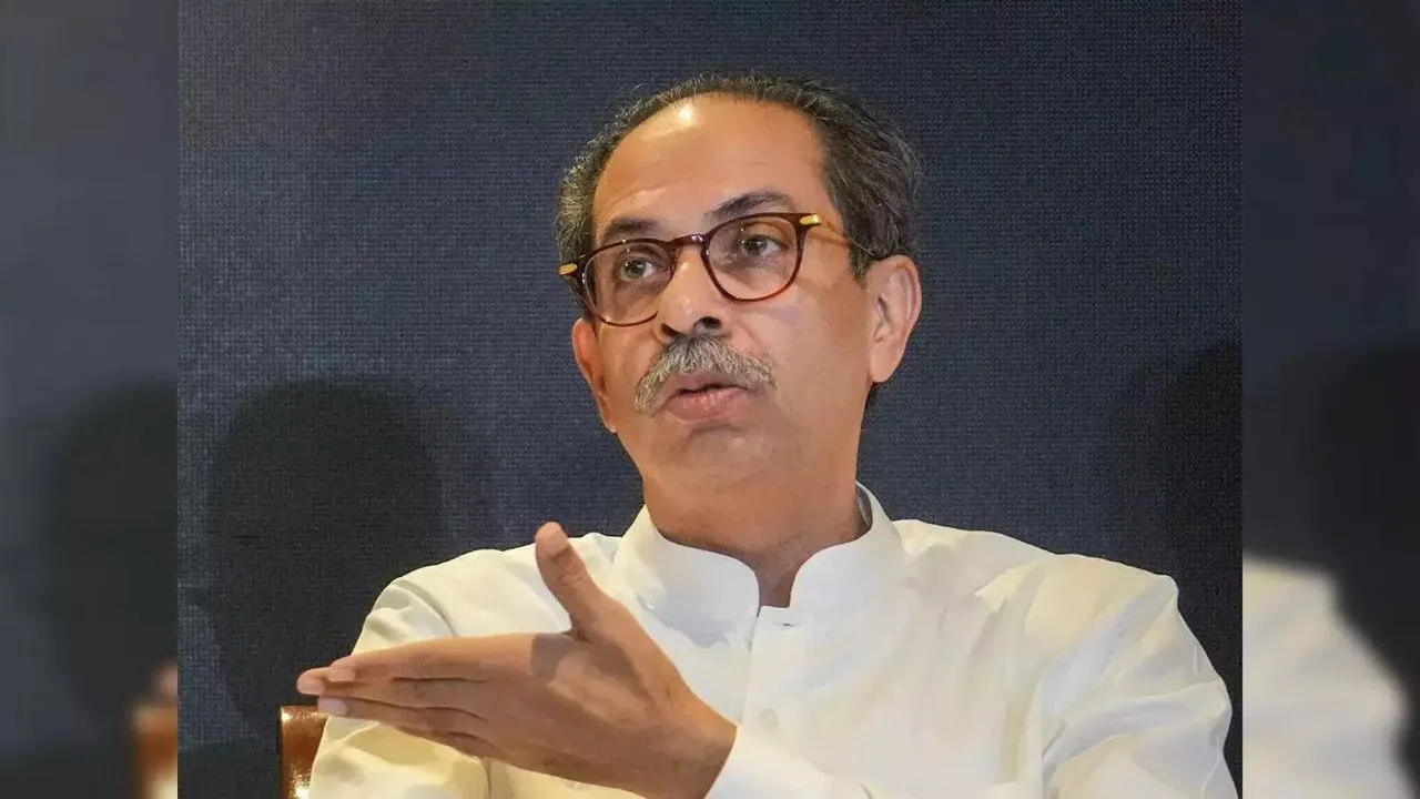 Maharashtra Politics: निवडणुकीआधीच ठाकरेंचा पराभव? ‘हा’ बडा नेता भाजपमध्ये जाण्याच्या तयारीत