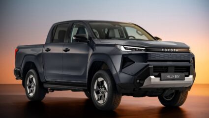 पहिल्यांदाच इलेक्ट्रिक व्हर्जनमध्ये सादर झाली Toyota Hilux 2025, केव्हा होणार लाँच?