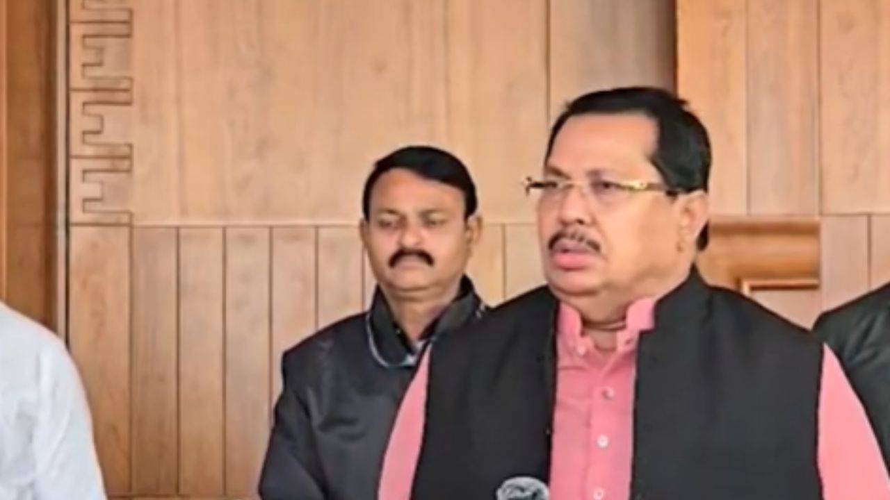 Nagpur : किल्ल्यावर दारु पार्टीला परवानगी मिळतेच कशी? – वडेट्टीवार