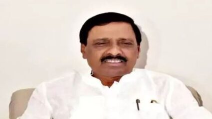 Sindhudurg News: ठेकेदाराकडून कमिशन मिळवण्यासाठी आरोग्यमंत्र्यांनी टेंडर काढले नाही; ठाकरे गटाच्या विनायक राऊत यांचा गंभीर आरोप