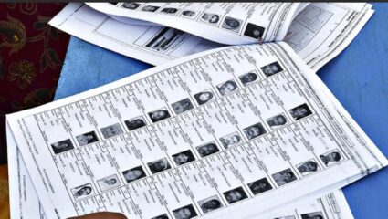 मतदारयादीतील गोंधळामुळे माळेगावात संतापाची लाट; मुख्याधिकाऱ्यांच्या लेखी आश्वासनानंतरच परिस्थिती नियंत्रणात